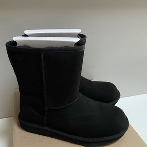 UGG Kids Classic II Black Boots, USA size 5, True Black